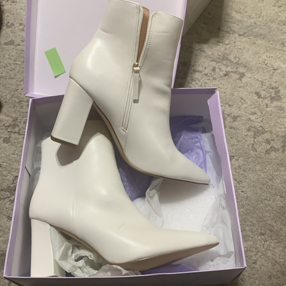 Boots - Picture 3 of 4